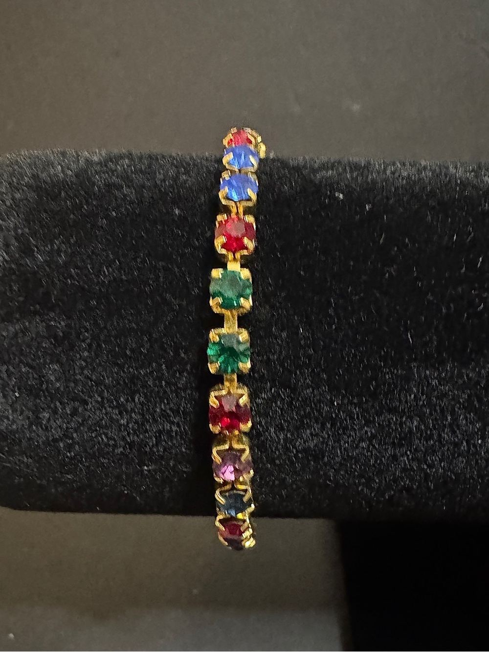 Exquisite Vintage Multi-Gemstone Style Line Bracelet in Radiant Gold Tone
